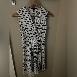 V-neck White & Blue Dress from Banana Republic in XXSP